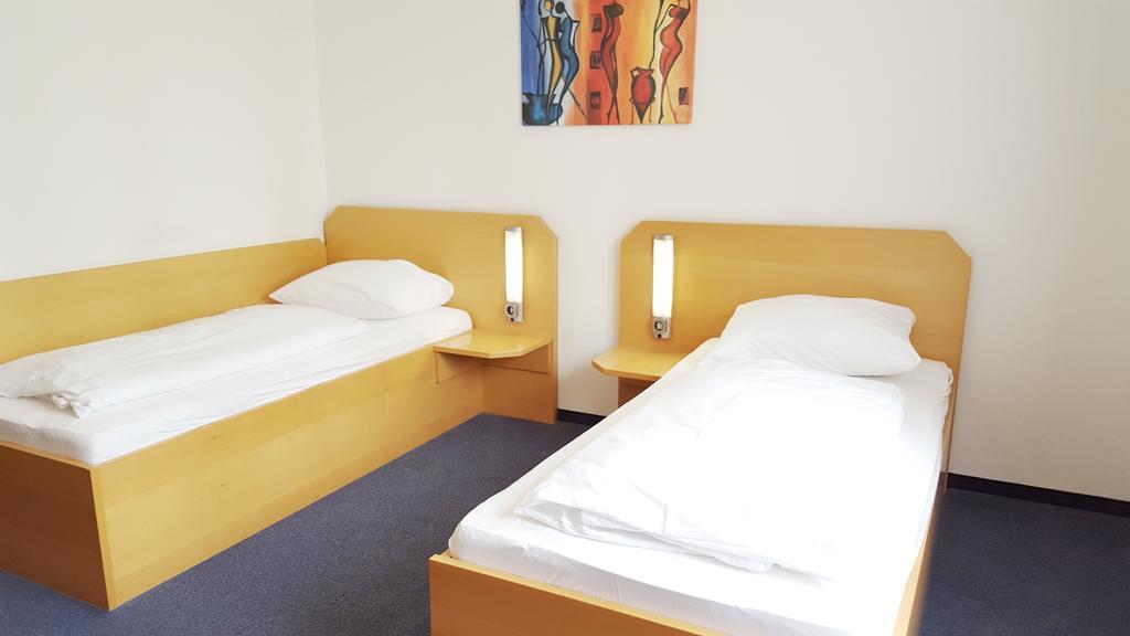 G&K Hotel Guntramsdorf Rum bild