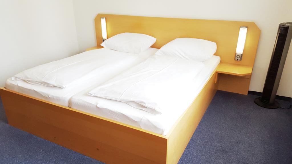 G&K Hotel Guntramsdorf Rum bild