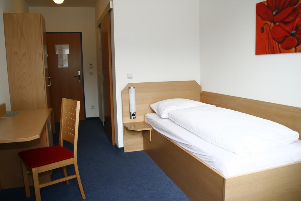 G&K Hotel Guntramsdorf Rum bild